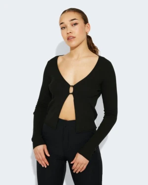 Topp bikbok prislapp - Helt ny topp från Bikbok! Alternativ på sista bilden fast den är svart. 