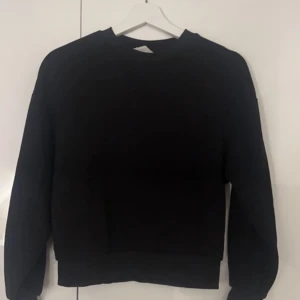 Svart sweatshirt - svart sweatshirt❤️‍🔥🍁