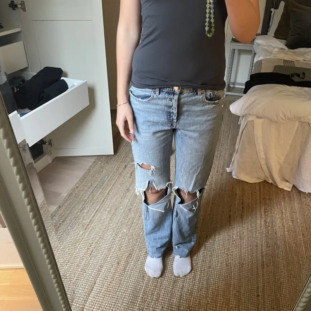 Supersnygga jeans från Zara🤍. Jeans & Byxor.