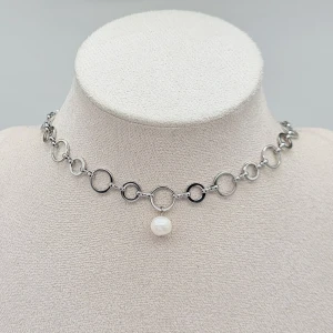 Handgjort halsband  - Handgjort halsband ●Material- rostfritt stål och pärlor ●Gjord i bra kvalitet 💎☆Längd - 38cm. 150kr 