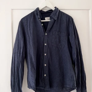 Linneskjorta  - Skriv om du vill ha fler bilder eller undrar över något! 