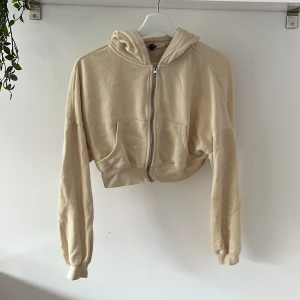 Kofta - Storlek S Croppad kofta