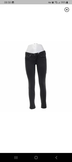 True religion  - Säljer dessa snygga true religion jeans köpt på selpy men kommer inte till användning!