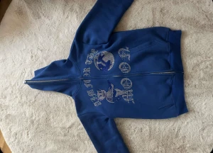 Mörk blå aim for the moon tröja - Säljer en jötte fin mörk blå aim for the moon tröja, storlek S, nypris är  runt 800kr, priset är prutat och klart❤️