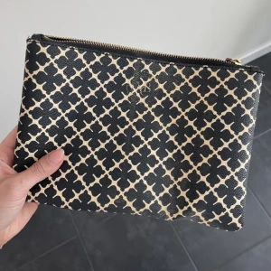 Malene Birger clutch - Malene Birger clutch, använt skick ✨ 300kr