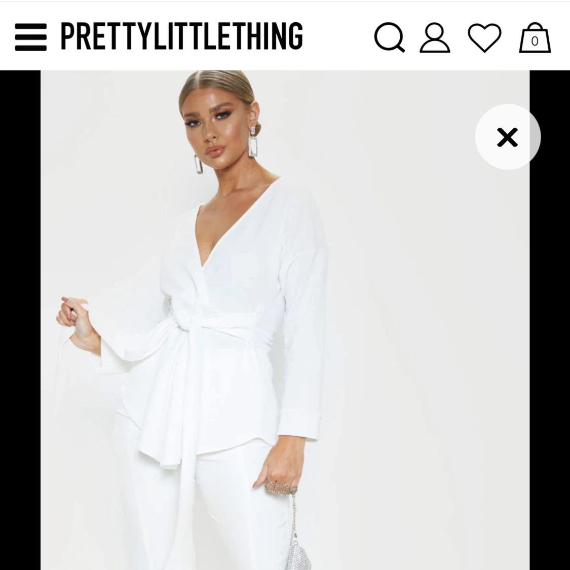 Vit blus med bälte  - 91