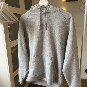 Hoodie från bikbok - Skön hoodie ifrån bikbok❤️ storlek s och sitter superbra