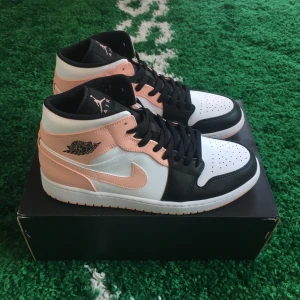 Air jordan 1 mid crimson tint/arctic orange black toe - Size US 12 = EU 46. Condition brand new. All original + receipt. Please send a message before buying.