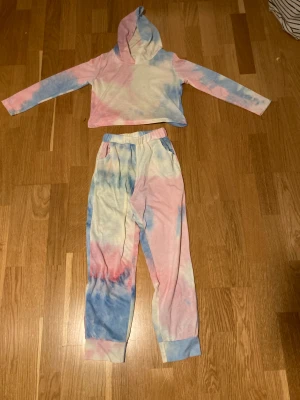 Rengbågit set - Till dig som gillar färg. Använt 1 gång