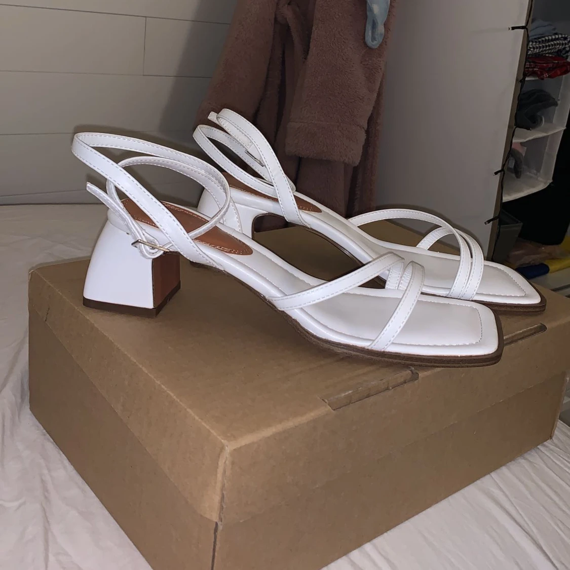 Vita klackskor från ASOS