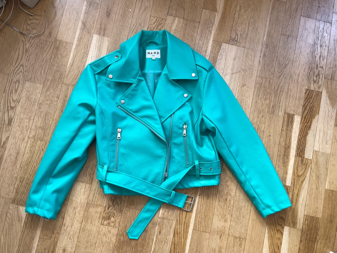NA-KD green jacket