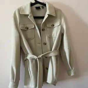 Vero moda kappa, köpt för 800. Felfri❤️