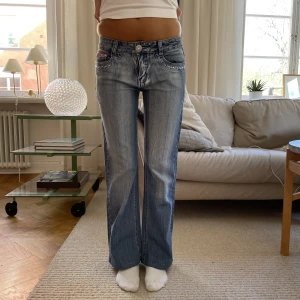 Skitsnygga lowwaist jeans💖 - Sååå fina jeans, modell 167💖 MIDJEMÅTT 78 Innerbenslängd 73