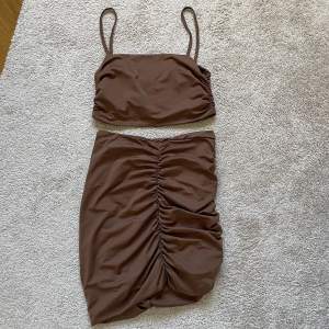 Set (top+kjol) från Shein. Endast provad. Skönt mjukt material som formar kroppen väldigt snyggt. 