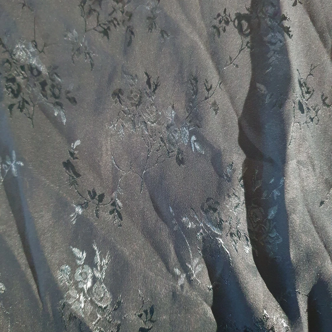 Grönt linne med blommor - 90