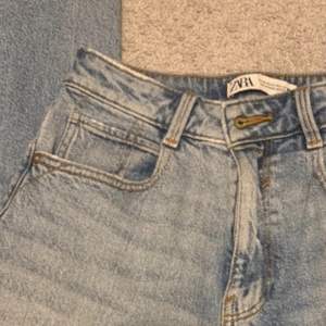 Högmidjade raka jeans från zara💗