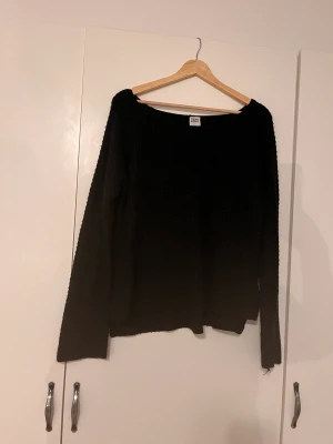 Svart tjocktröja  - Från vero Moda, sparsamt använt 