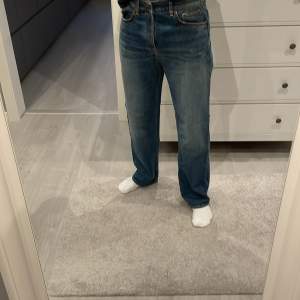 Ett par riktigt feta jeans från Nudie i nyskick och storlek W31 L32. Nypris på dessa är 1600kr.