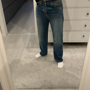 Nudie Jeans - Ett par riktigt feta jeans från Nudie i nyskick och storlek W31 L32. Nypris på dessa är 1600kr.