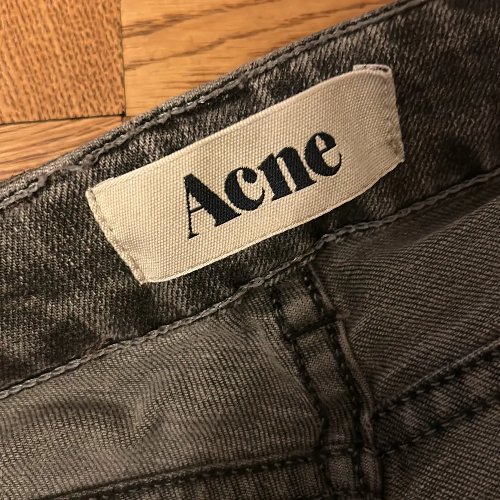 Acne jeans slim Stl 24/32 Nästan aldrig använda.. Jeans & Byxor.