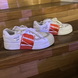 Skor - Ett par Valentino skor (EJ ÄKTA) använd fåtal gånger😊Nypris 800kr Hör av vid intresse!