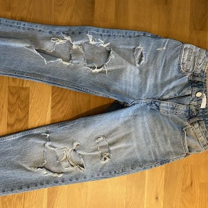 Jeans - Har täcken på användning. 