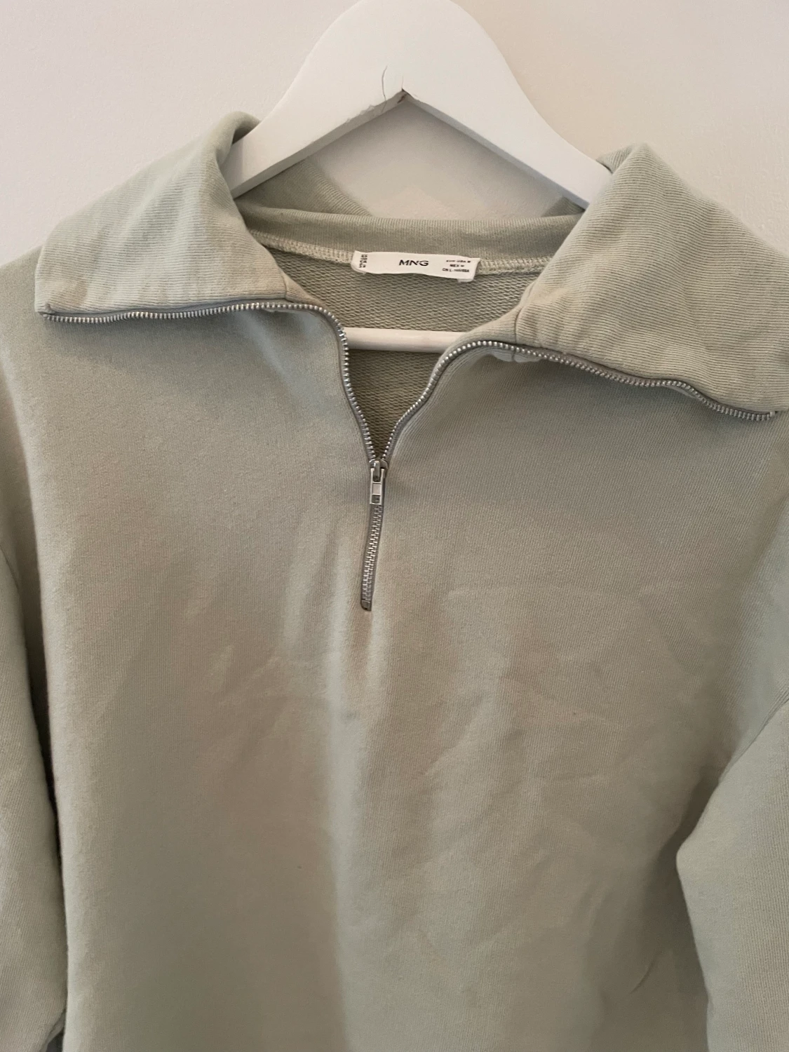 Grön tröja med halvzipp  - 90