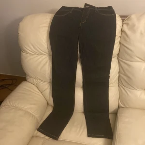 Byxa - Jeans storlek 36 nya 
