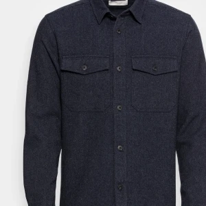 Jack and Jones Overshirt - Hej! Säljer nu min Jack and Jones Overshirt. Overshirten är i väldigt bra skick och är i storlek M🙌