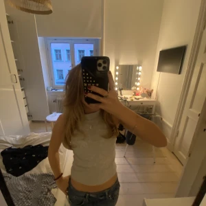 Grå BIKBOK topp  - Jag säljer denna jätte snygga toppen eftersom den inte kommer till användning längre 💘