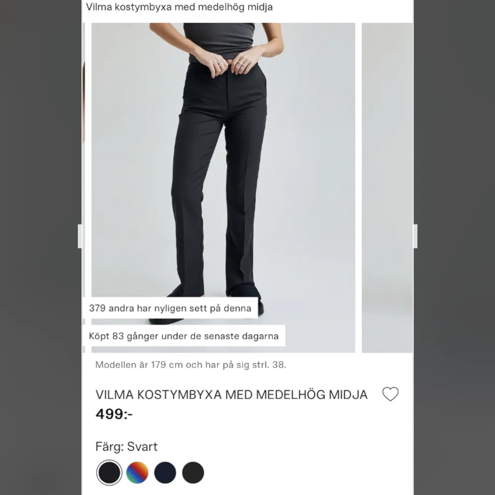 Vilma kostymbyxor ifrån bikbok, nypris 499kr😊. Jeans & Byxor.