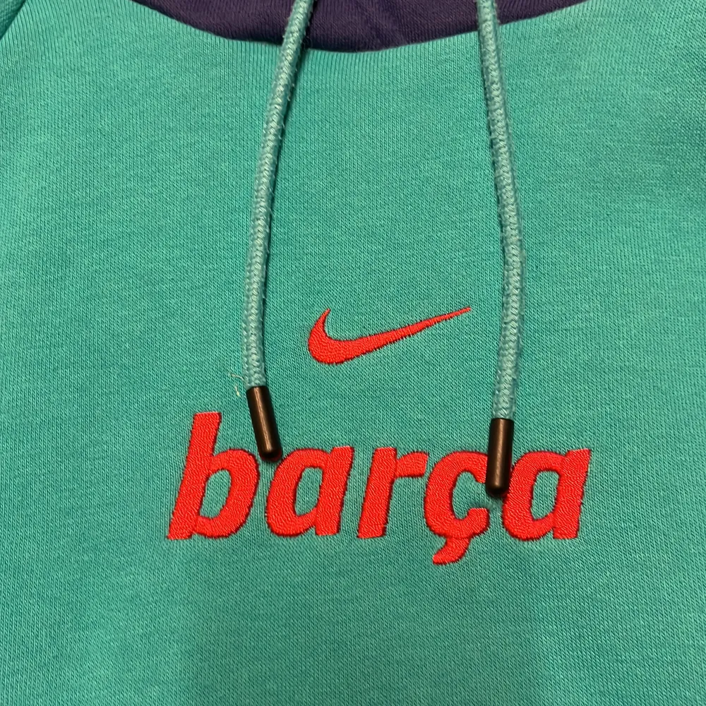 En jätteskön Barca Hoodie! Sällan använd. . Hoodies.