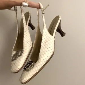 Vintage klackar  - Klackar köpta secondhand, låg klack så väldigt bekväma