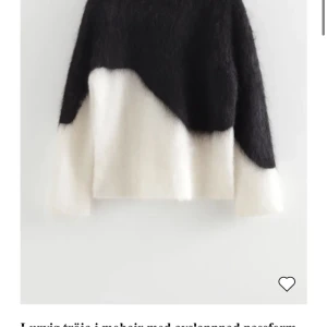 Söker!!!! - Söker denna tröjan från and other stories! Skriv till mig om du har och är intresserad att sälja 🤍🖤