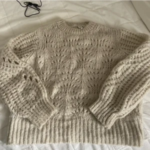 Stickad tröja  - ☁️