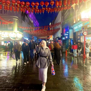 Höstjacka - Lindex - En mycket efterfrågad jacka. Passar jättebra med en skärp också runt midjan. Den håller mycket bra värme och är en perfekt höst/vår jacka med dem färgerna. Den är oversize model