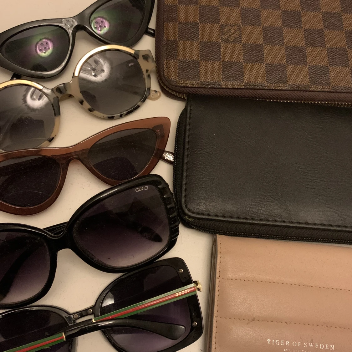 Solglasögon & plånböcker - 90