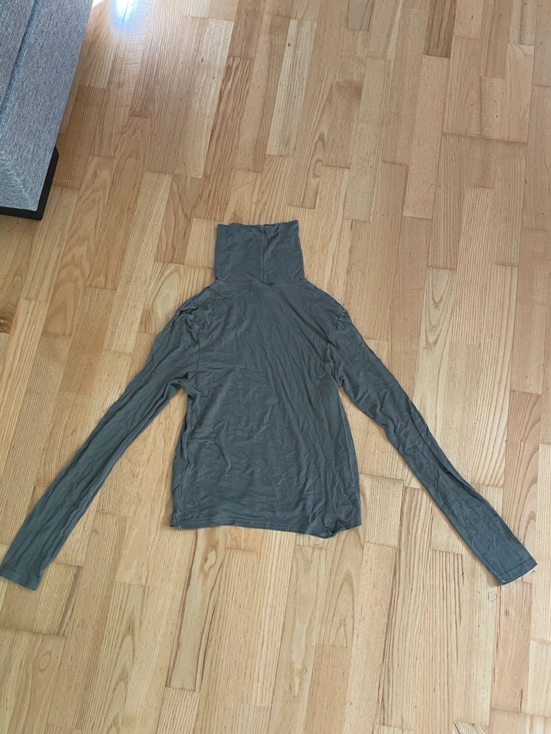 grön tunn turtleneck 