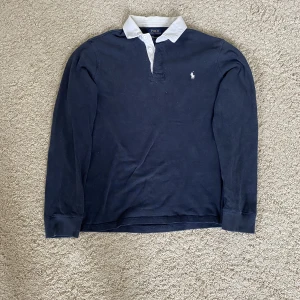 Polo Ralph Lauren långärmad piké - En fin polo Ralph lauren långärmad piké. (Skick är 8,5/10