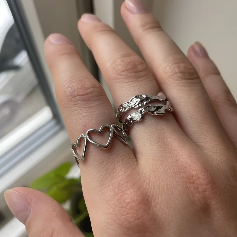 justerbar silver ring från olympia rings. aldrig använd. 80kr + frakt 15kr!!. Accessoarer.