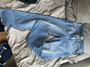 Gina lågmidjade boyfriend jeans - Lågmidjade boyfriend jeans jag använt bara en gång!