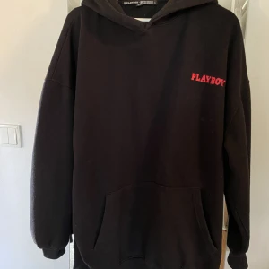 Playboy hoddie - Playboy hoddie i storlek 34! 