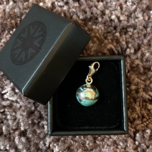 Thomas Sabo berlock - Thomas sabo berlock, jorden💙💙💙