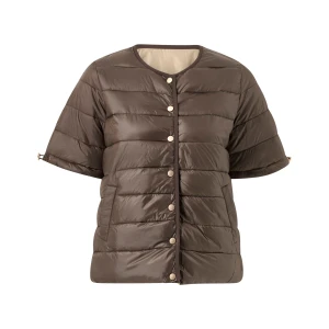 Höst jacka - säljer denna jacka som jag köpte i våras. Perfekt till höst och väldigt snygg. 