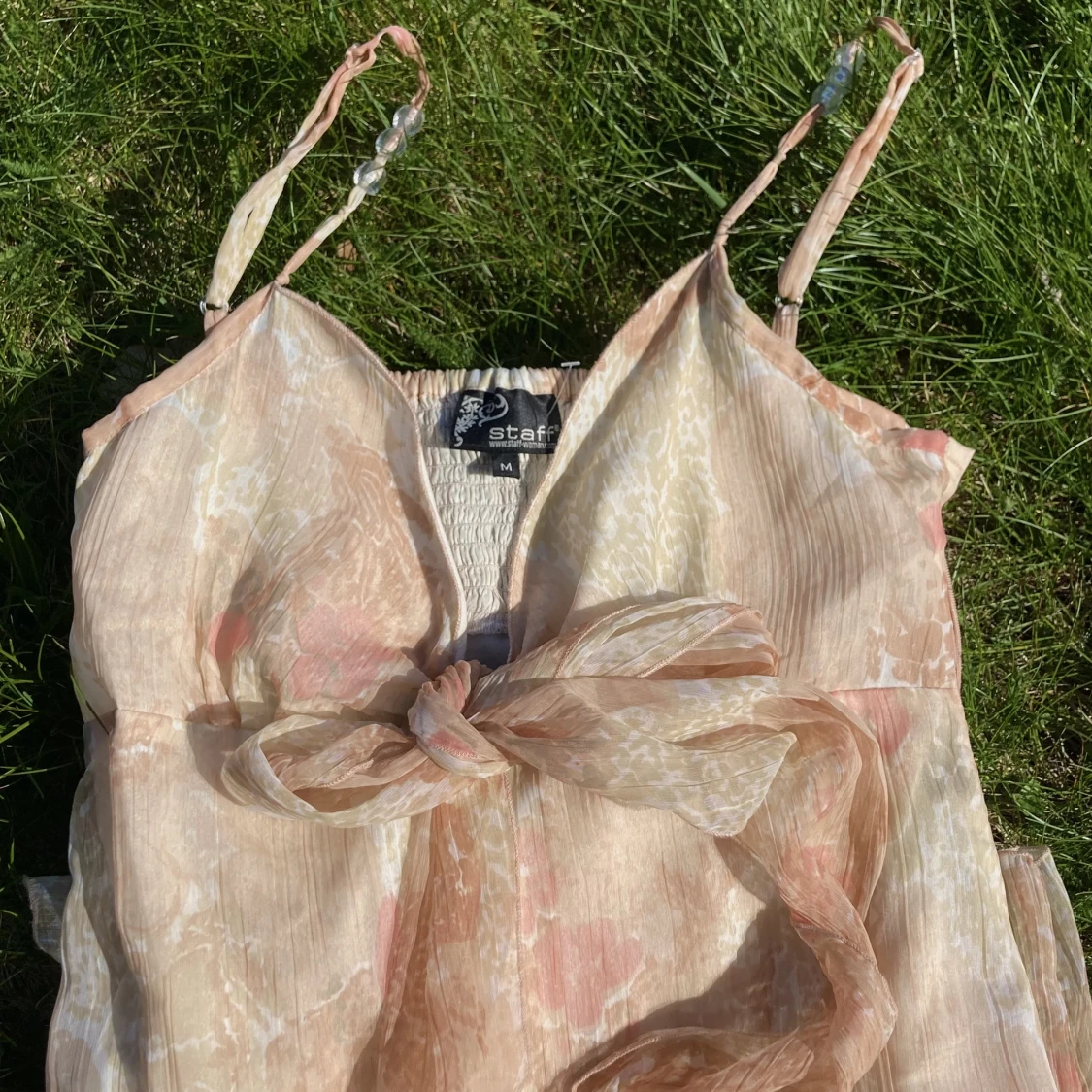 Långklänning med pärl detaljer - 90