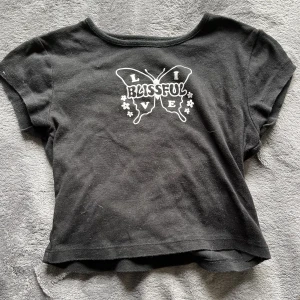 Topp XXS  - Fin topp från H&M i strl XXS använd några gånger men jätte fint skick!