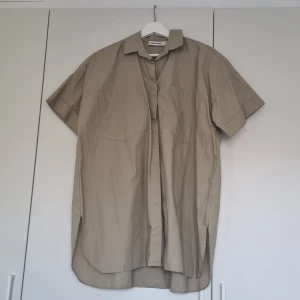 Overrsize skjorta - Storlek 38, använd ett fåtal gånger