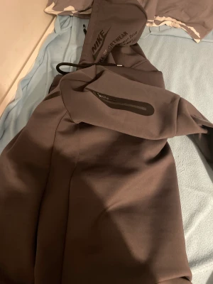 Nike tech  - Nike tech passar alla bra pris 200kr