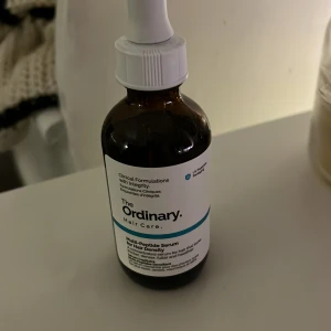 The ordinary scalp serum - Säljer detta hår serumet från the ordinary. Endast testad en gång, säljer eftersom jag tyvärr var allergisk mot den! Nypris 279kr, säljer för 120, Frakt tillkommer 💓