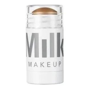 Milk - Har 2 milk produkter jag inte använder. En blush och en bronzer. Dom är använda o det syns men mycket kvar. Egna bilder kan skickas. 120kr/st. Eller båda för 200kr. Nypris- 279kr/st. Blushen har inget lock. Men skickas med plast folie runt😊